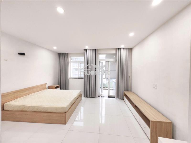 Căn hộ ban công tách bếp / stuidio cửa sổ gần nhà thờ nam hải