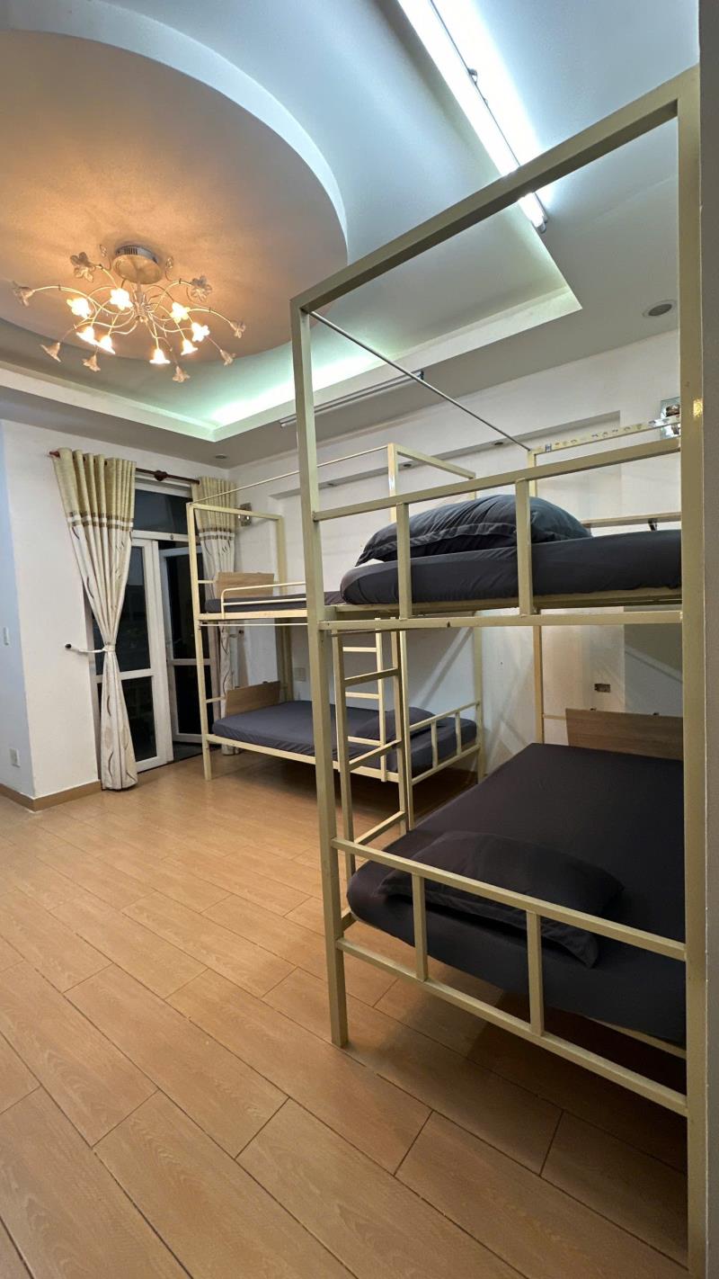 Cho thuê kí túc xá từ 1tr7/người ( có rèm che mỗi giường nha )  - 3