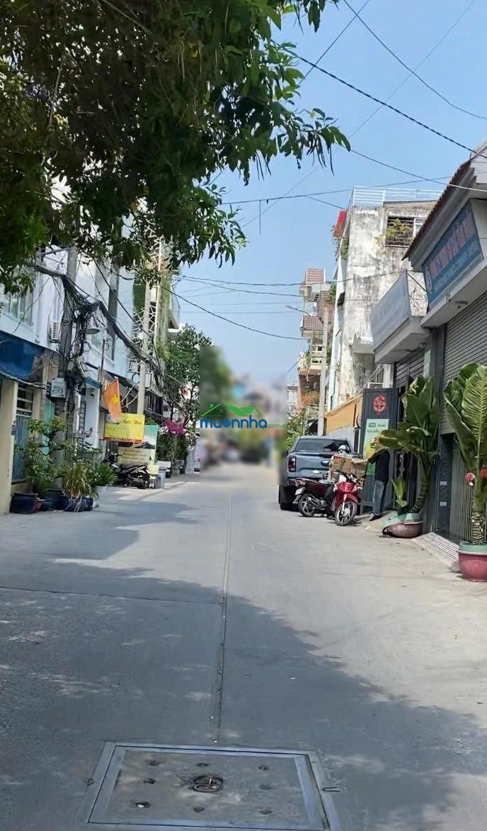 Dòng tiền 180tr/năm; ô tô đậu trước nhà; nằm ngay khu phân lô chợ phú thuận; cách phú mỹ hưng 600m