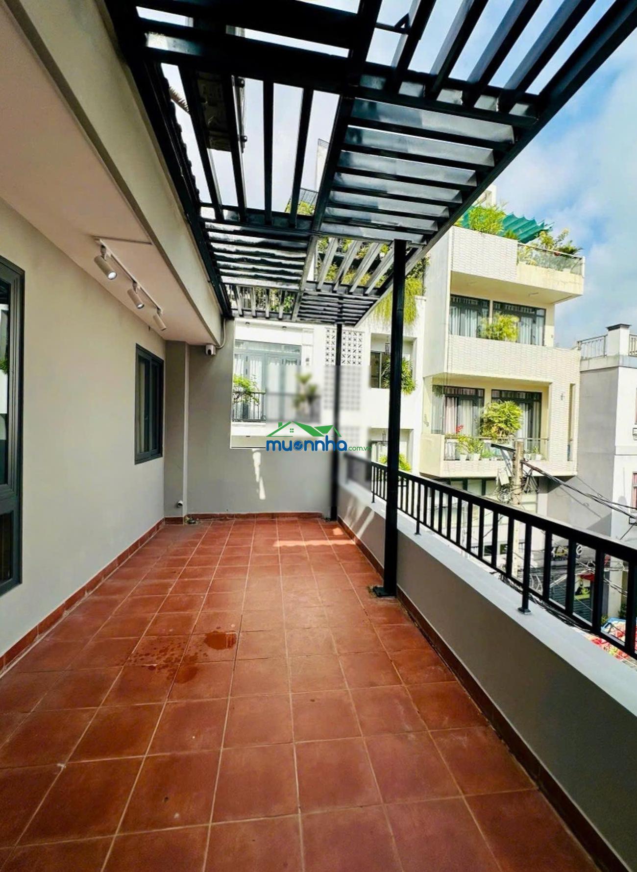 Tòa chdv 85m2 x 3 tầng 9 phòng ngay đại học văn lang, ngang khủng 6.5m, lô góc 2 mặt hxh 6m thông - 2