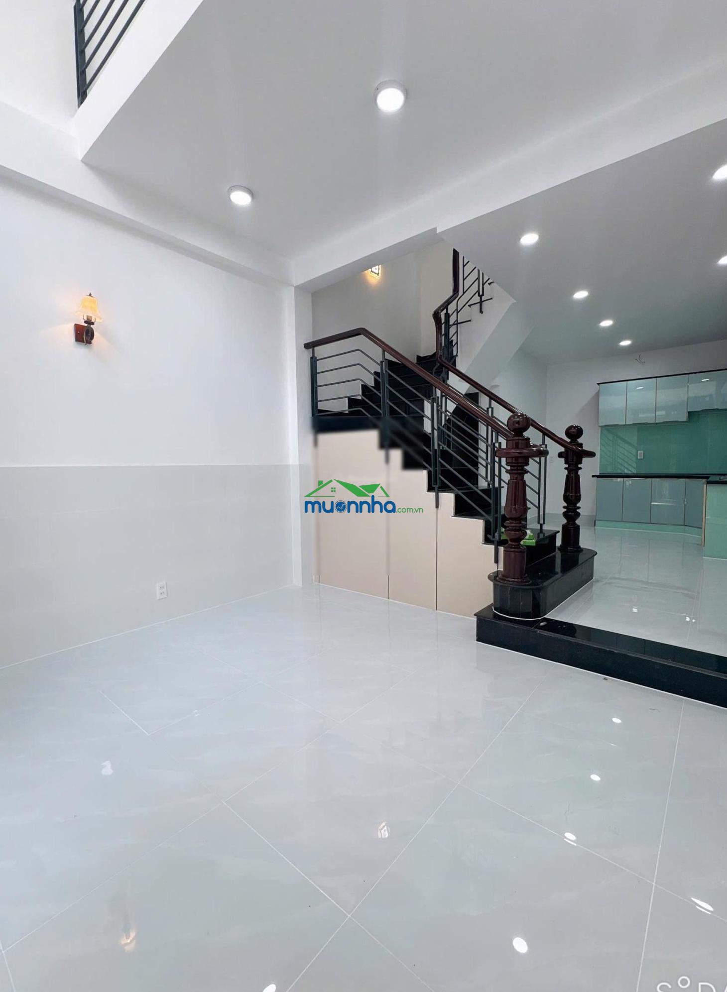Bán nhà hẻm 5 m đường đỗ nhuận. cách mt 15m. hẻm thông xe hơi đậu cửa dt: 4,3 x 11m