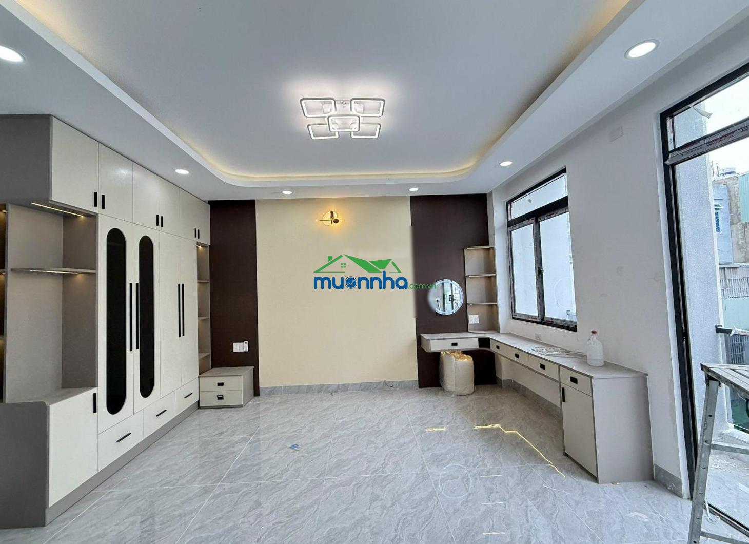 Siêu phẩm 5,5m x 18m. 5 tầng có thang máy hẻm nhựa 8m đường tân chánh hiệp 18, ngay đh gtvt 3 - 4