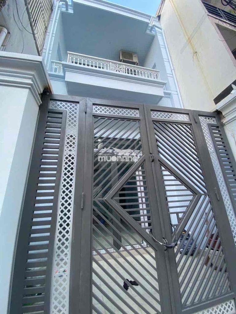 Nhà mới 100% gần etow cộng hoà khu văn phòng