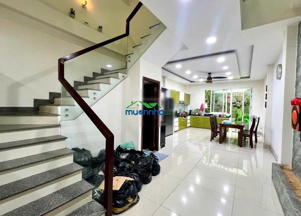 Tôi đang có căn nhà cần bán gấp đường trần bình trọng quận 10 giá 3 tỷ 880