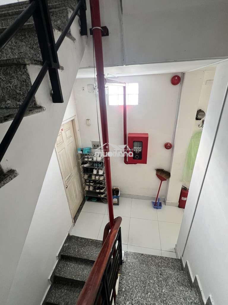 Gà đẻ trứng vàng chdv 12 phòng ngay ngã tư hàng xanh - 4