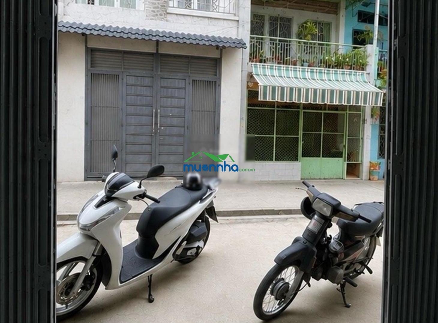 Nhà ra đầm sen 5p, dt: 4,3x14m, chỉ hơn 5 tỷ (tl), 3 tầng, hẻm trước nhà 6m