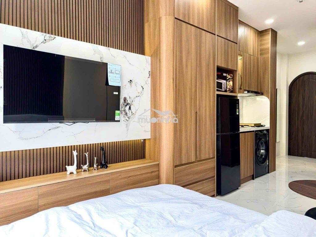 Căn hộ ban công full nội thất_ngay vòng xoay hùng vương_nguyễn văn cừ - 2