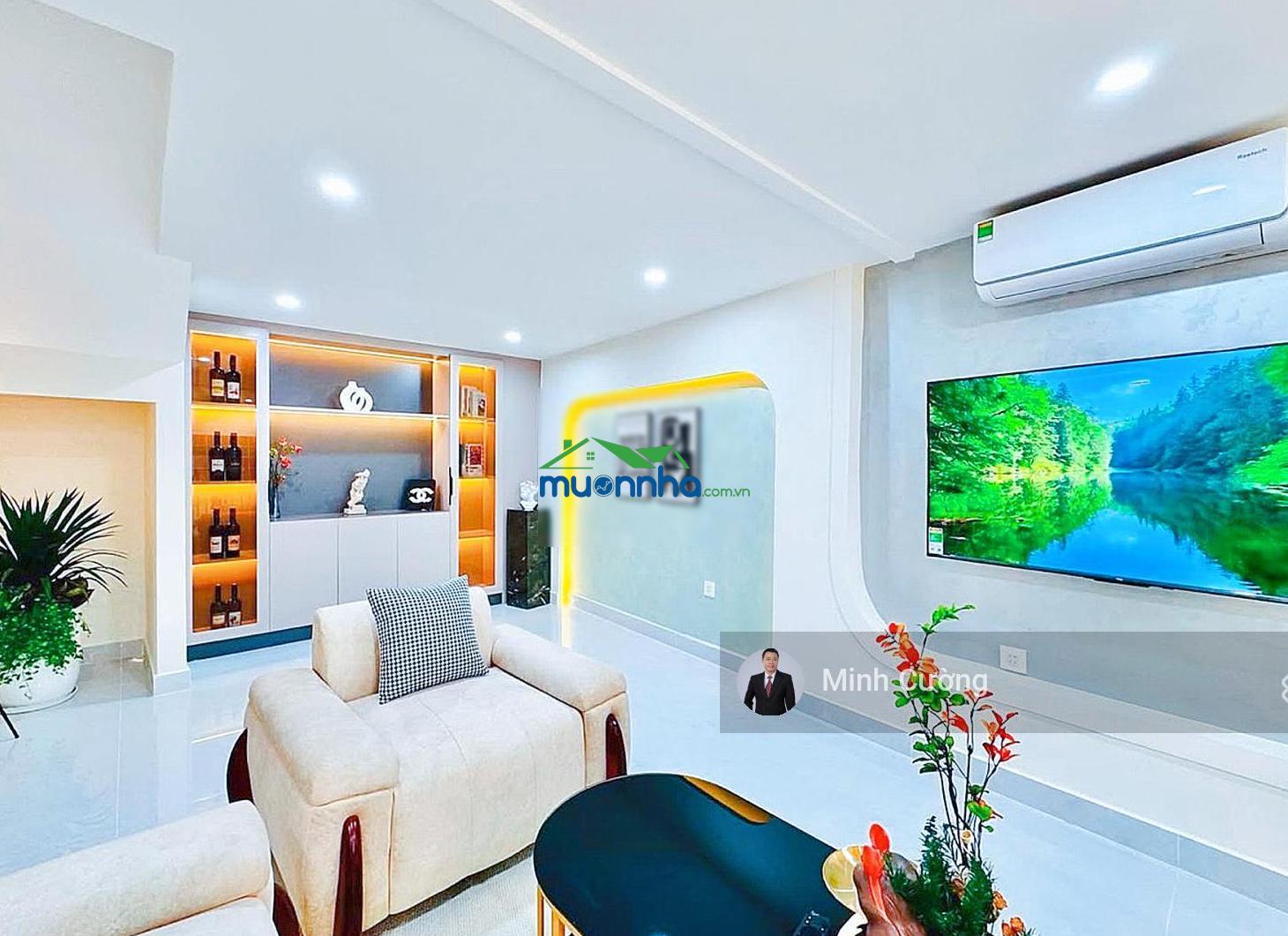 Siêu phẩm đinh bộ lĩnh, gần hàng xanh, 32m2 nở hậu 4.8m, 5 tầng btct, hxh thông sau căn mặt tiền