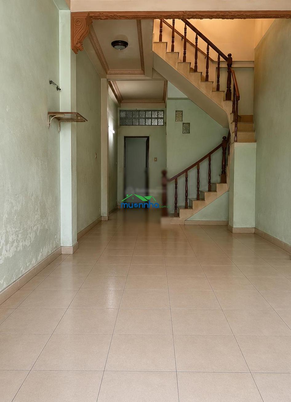 Chủ định cư bán gấp nhà hương lộ 2 đường nhựa 10m xe công vào nhà 4 x 19 (2 tầng) giá 5txx - 2