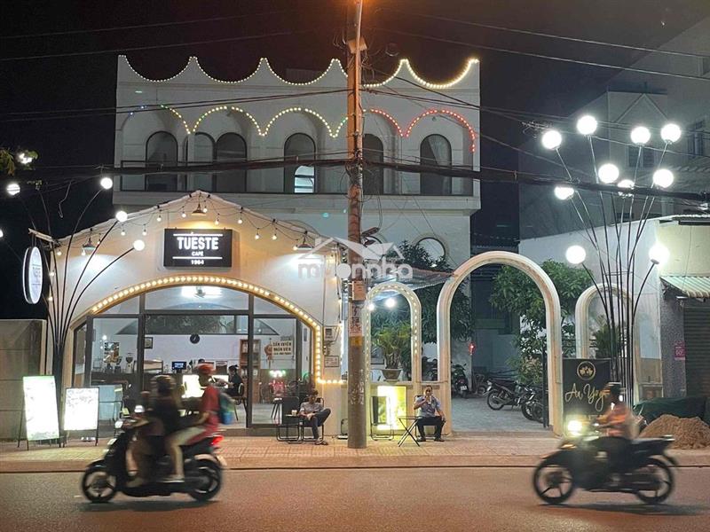 Bán nhà và đất mặt tiền lê văn lương