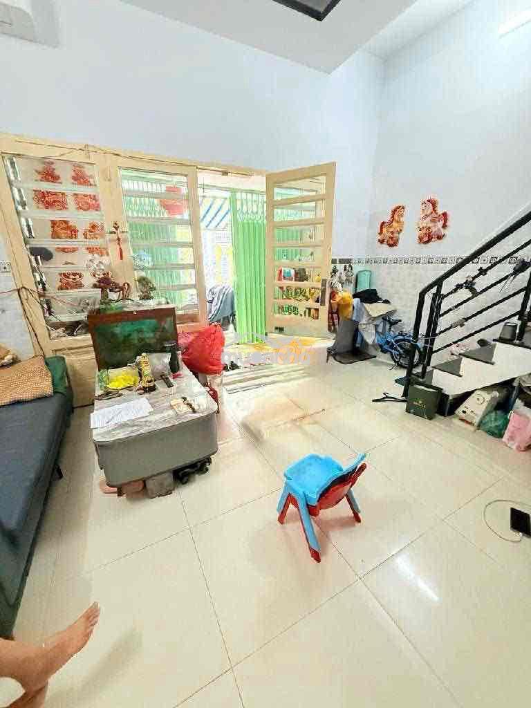Bán nhà ngon, ngang 4.5m chỉ 5.95t, đ.đoàn văn bơ, ra tôn đản kế chợ. - 3