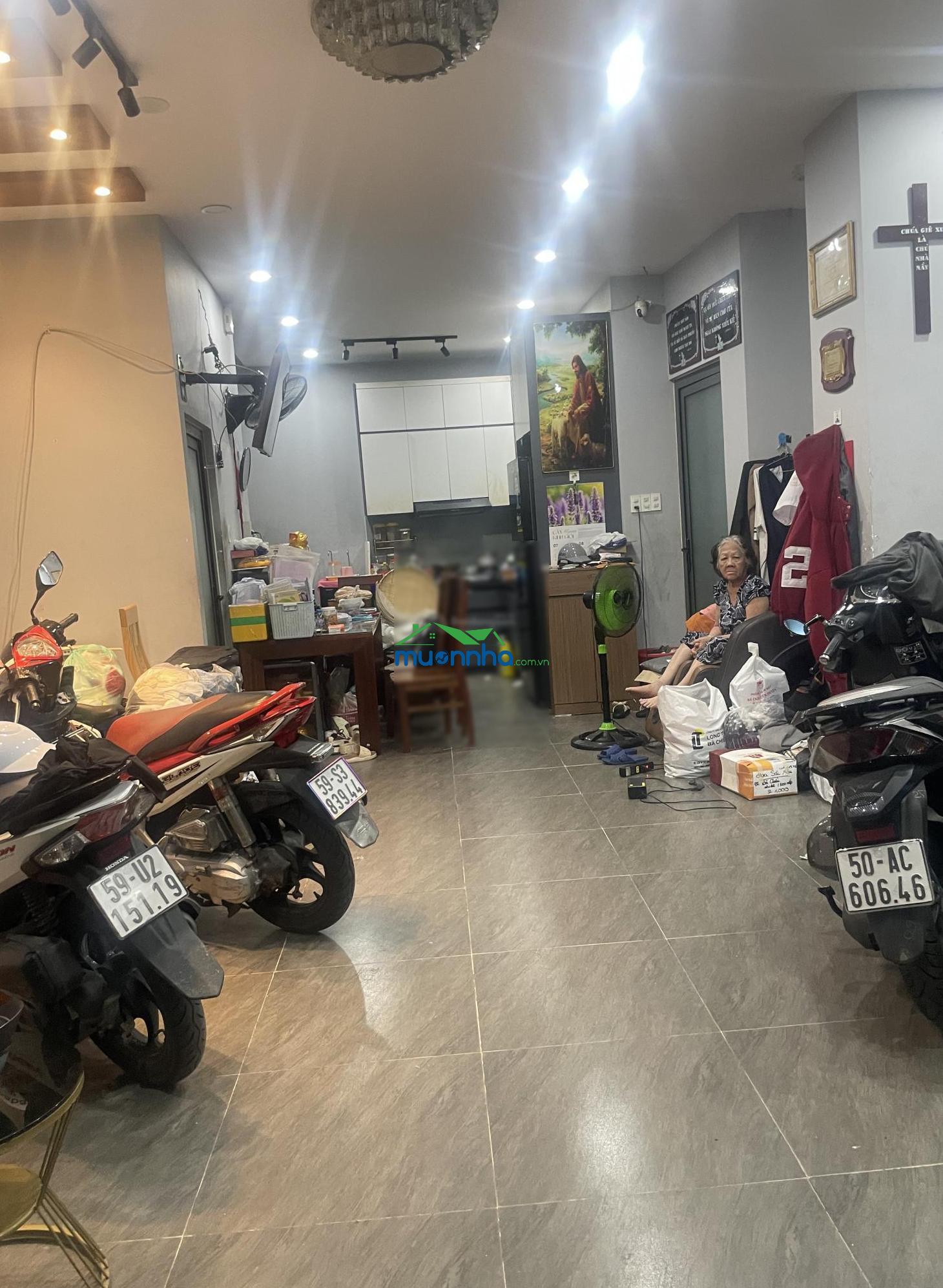 5.8tỷ trung tâm bình thạnh 57m2 4 tầng btct sân thượng 5pn có sân rộng rãi để xe gần chợ bà chiểu