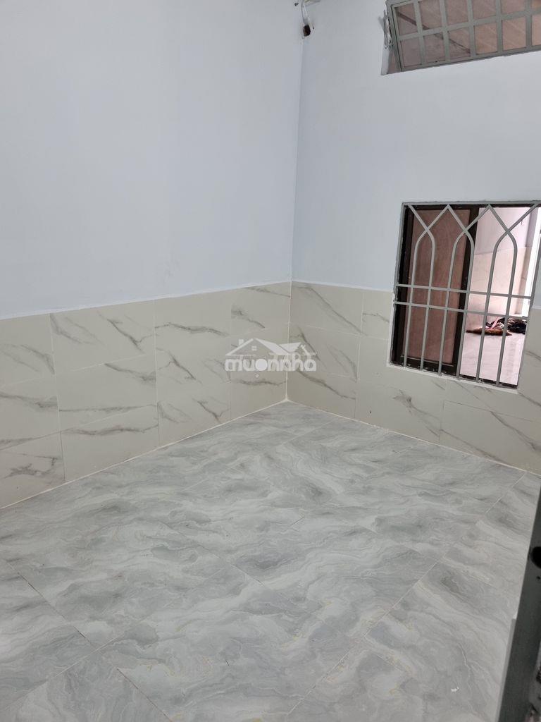 Nhà phía sau lưng gigamall phạm văn đồng đường 20, cách 30met - 2