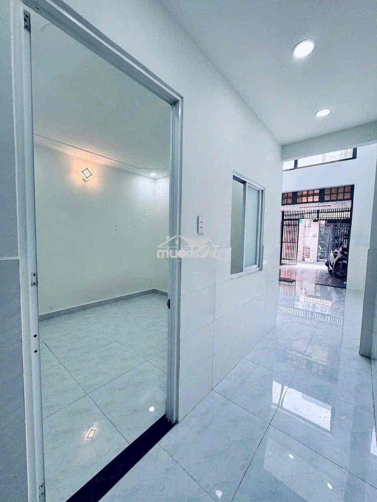 Cho thuê nhà nguyên căn 1pn hẻm xe hơi gần chợ thạnh xuân