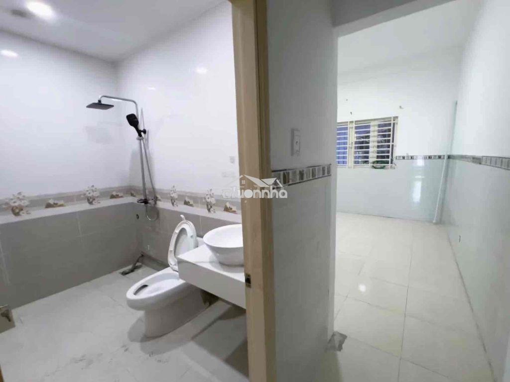 Sang hợp đồng nhà làm chdv ngay khu tên lửa 8p 4wc - 4
