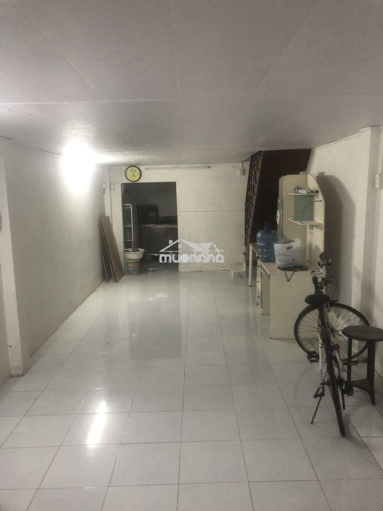 Cho thuê nhà nguyên căn, bình thạnh, một trệt một lầu, mới sửa xong.