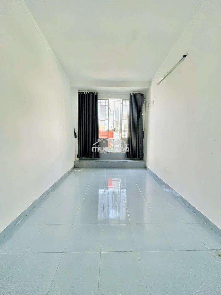 Cho thuê nhà2 lầu hẻm xe hơi đường nguyễn văn công_nhà sạch, gần chợ - 3