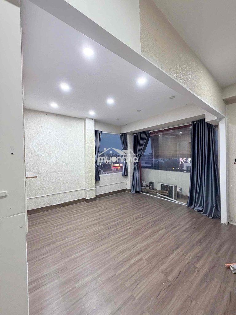 Cho thuê phòng ban công siêu rộng thoáng mát