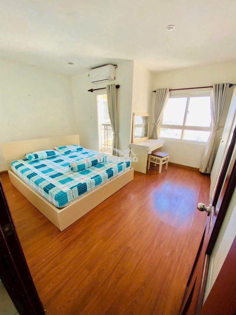 Căn góc 132m2 3pn 3wc full nội thất- view sân bay - chỉ 15 triệu/tháng - 3