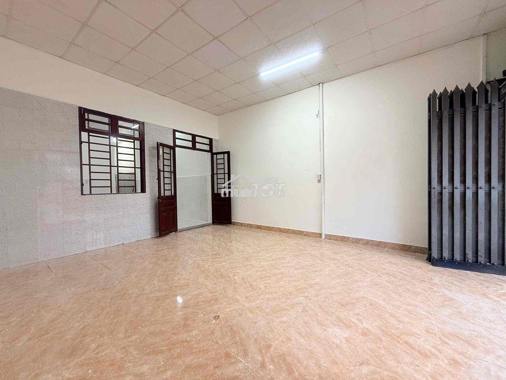 Nhà sát ngã 4 chiêu liêu chỉ hơn 3 tỷ - 3
