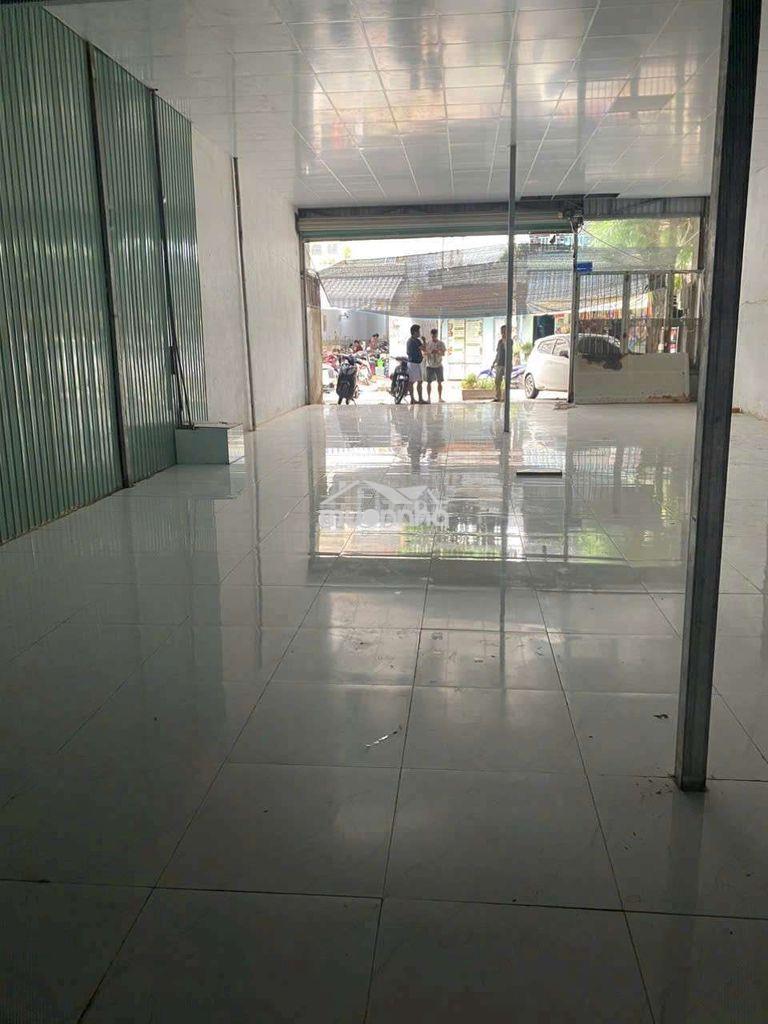 Cg
cho thuê kho gần chợ đại hải
đường xe tải 5 tấn thông
dt 8x23
- 2