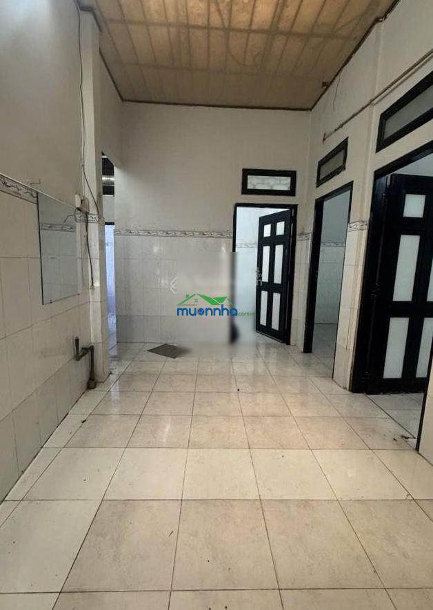Bán nhà gần vòng xoay hậu giang - 3 tầng - dt 58 m² - chỉ nhỉnh 5 tỷ. - 2