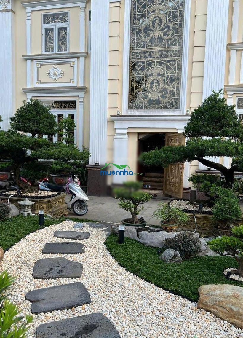 Bán biệt thự 652m2 có sân vườn, hồ cá coi với thiết kế siêu đẹp ngay khu trung tâm hành chính qận 2