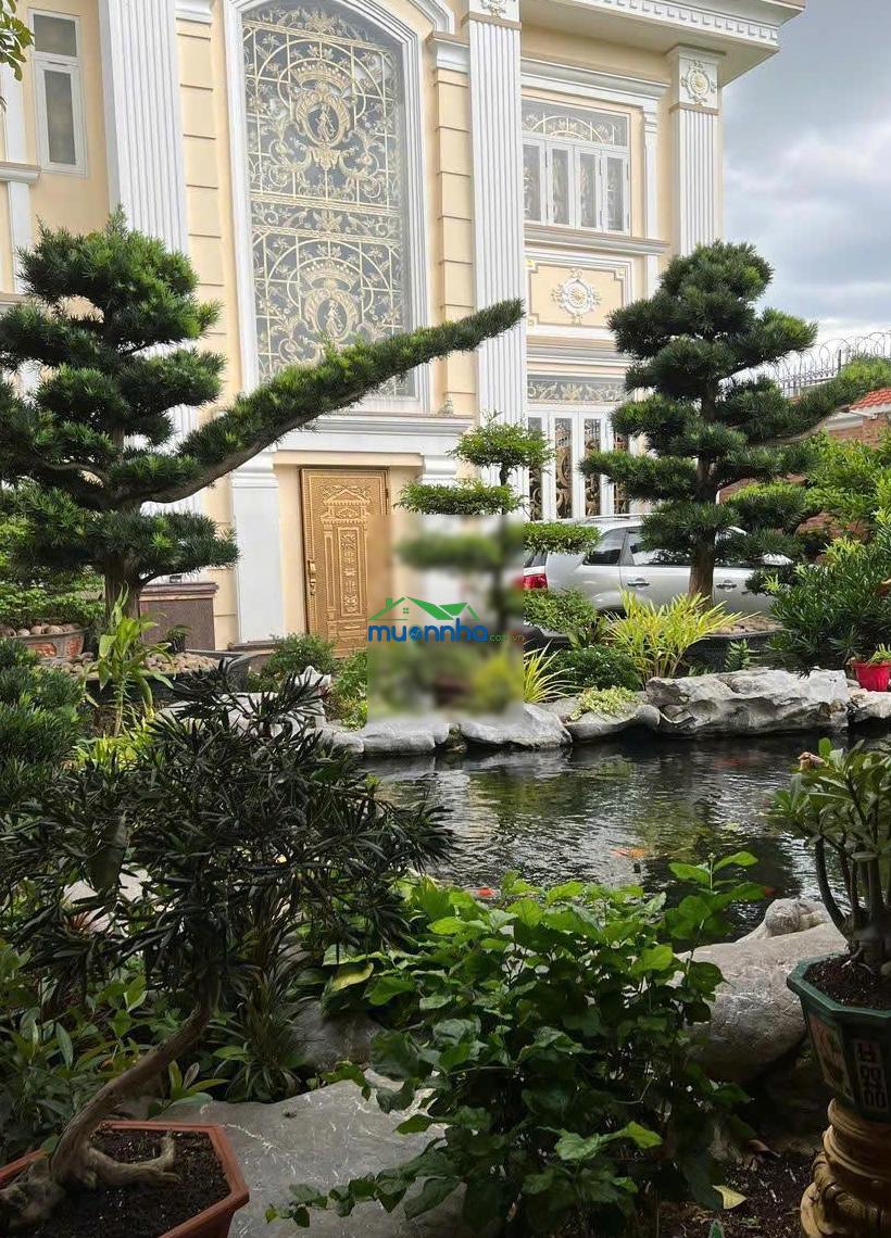 Bán biệt thự 652m2 có sân vườn, hồ cá coi với thiết kế siêu đẹp ngay khu trung tâm hành chính qận 2 - 4