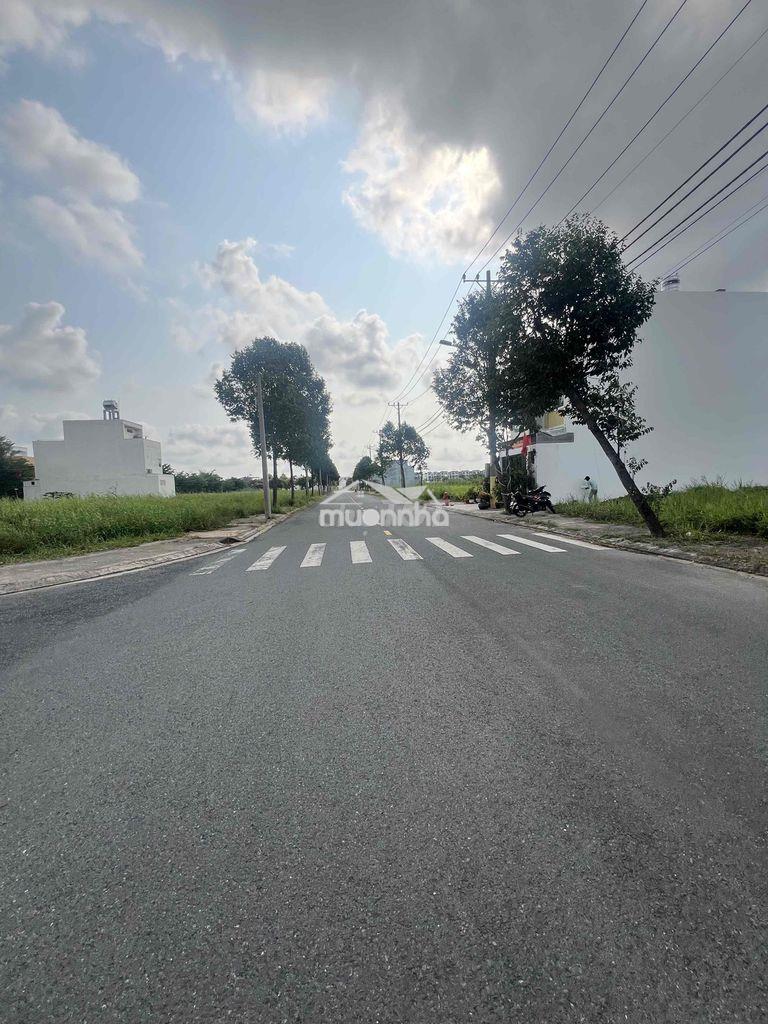 Sài gòn village .đường số 15m rộng 12m .giá tốt - 4