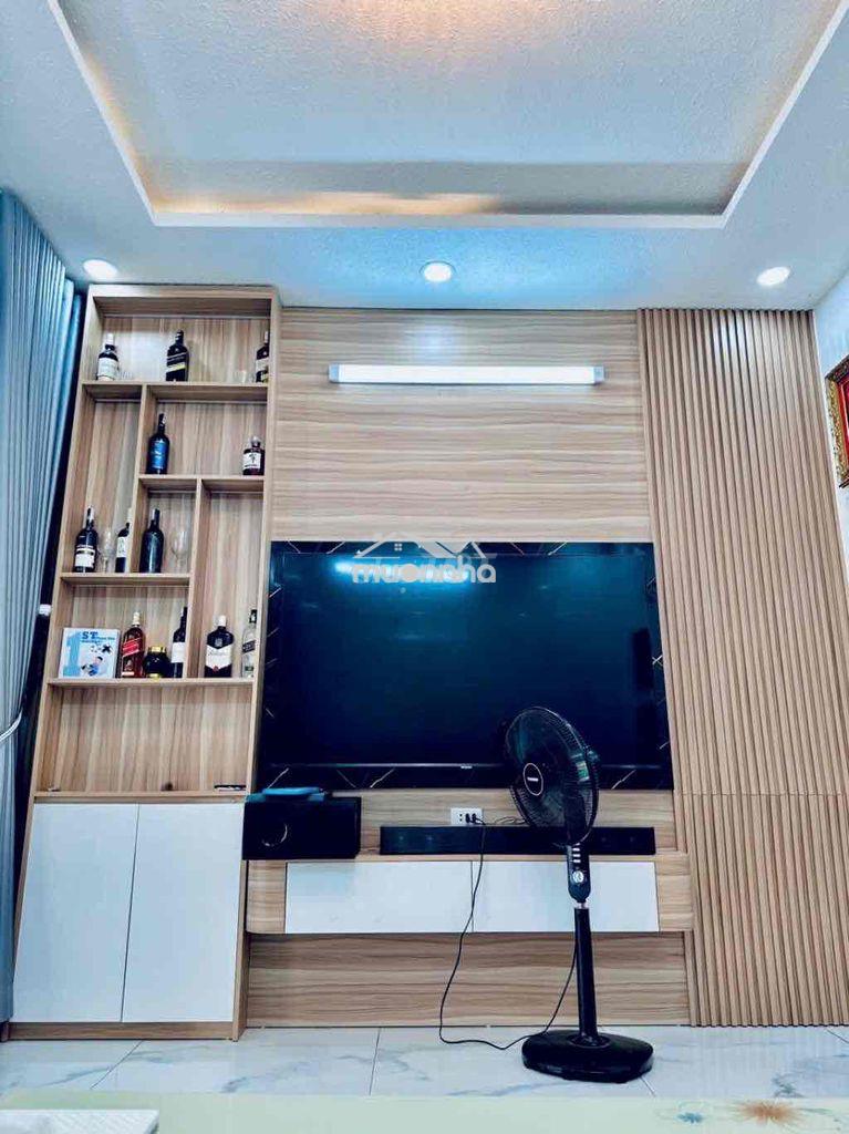 Ngay emart phan huy ích - 52m2 - 2 tầng - tặng full nội thất