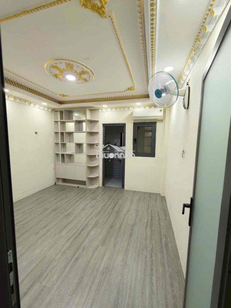Mặt tiền sát metro 6 phòng - 2