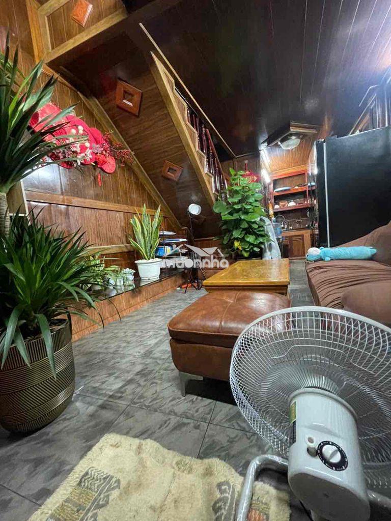 Bán nhà 3 tầng vào ở ngay. full nội thất. gần đường vĩnh khánh - 3