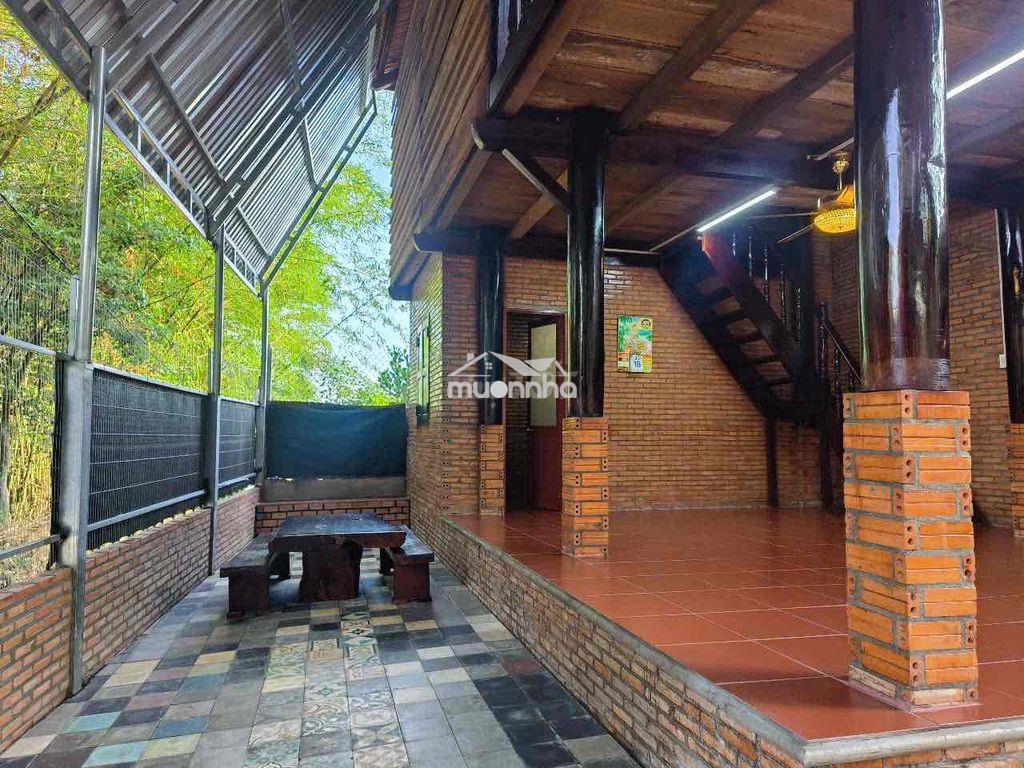 Bán nhà gỗ mới tinh -2pngu - ngay đường lê chí dân - 2