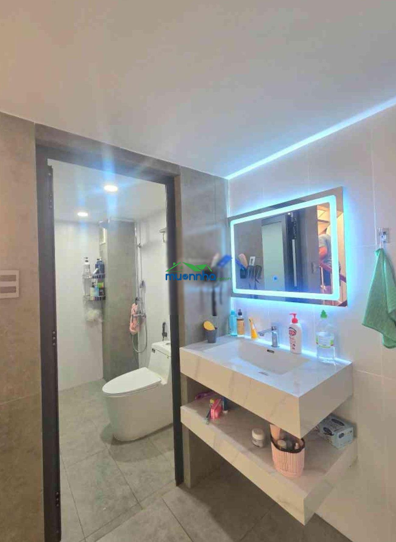 Quận 11 $ 7.1 tl bán nhà lạc long quân dt:48 m²(4 12) vuông kết cấu: 1 trệt 2 lầu, 2pn lớn - 4