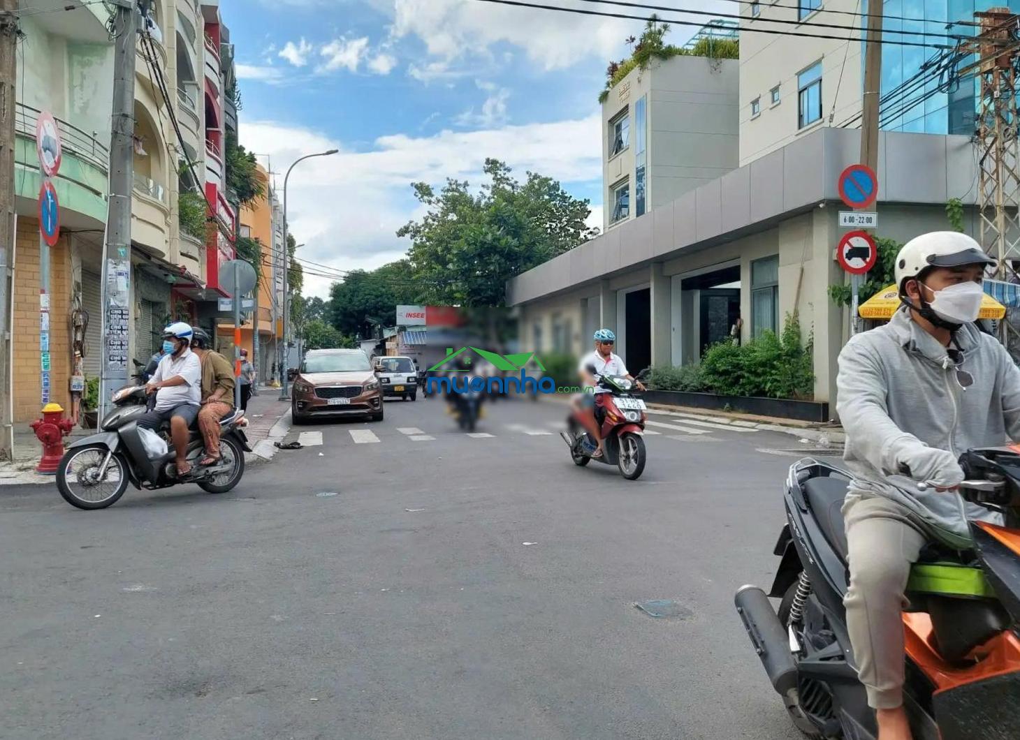 Duy nhất! mặt tiền trần nhật duật, q1. (4,5x16m) đất vuông - c4 tiện xây lại. chỉ 22,9 tỷ