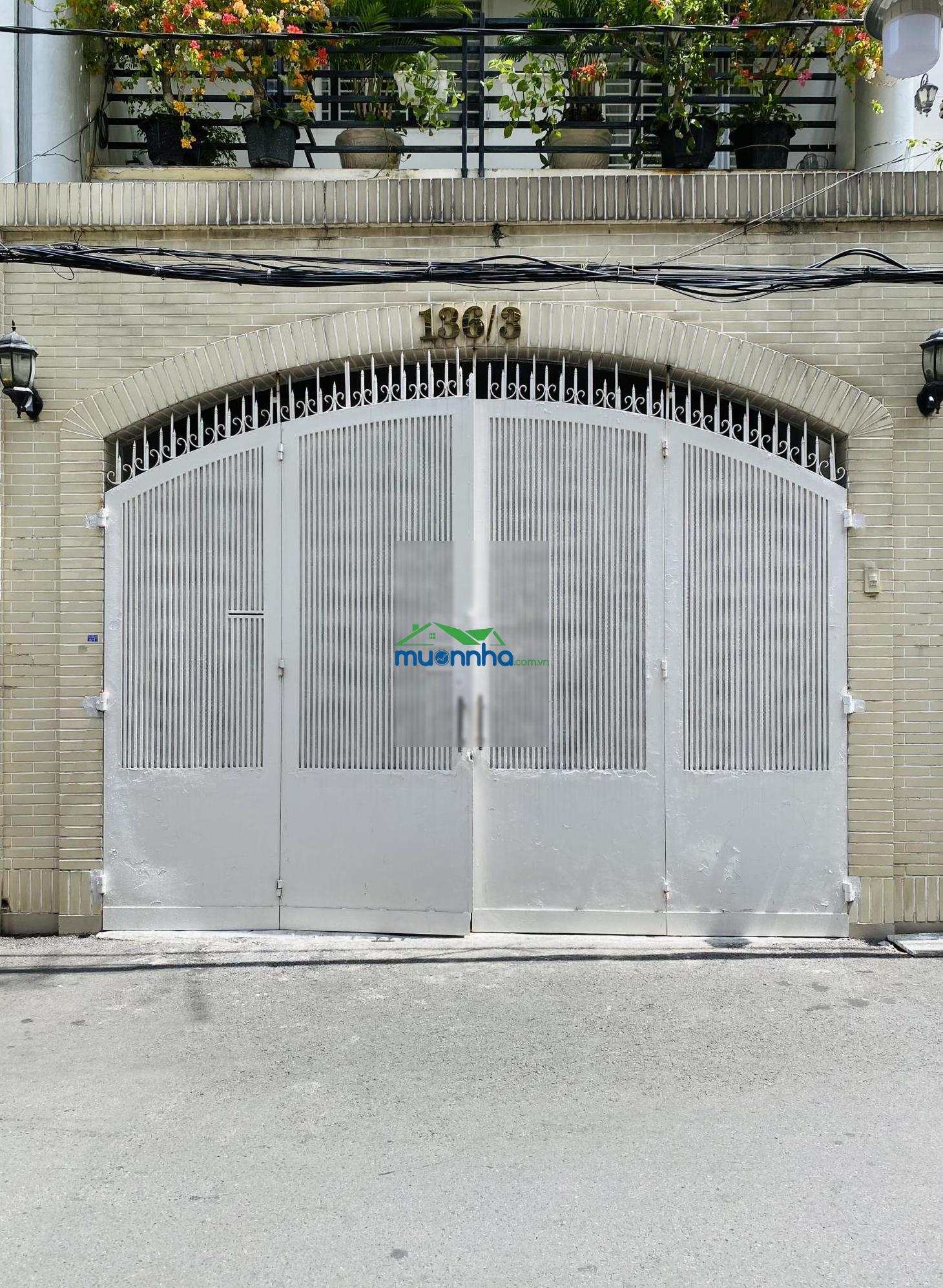 Quận 3 - vườn chuối hẻm rộng đủ 2 ô tô tránh nhau - nhà 4 tầng x 89,5m2 - sân riêng đỗ ô tô + 7 xe - 4
