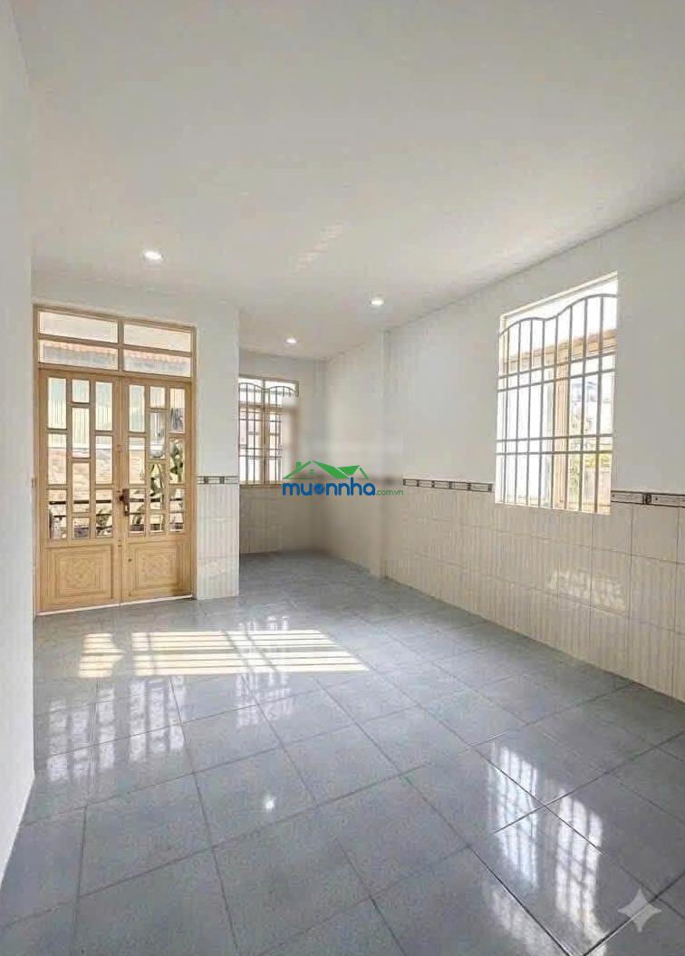 Gấp cần bán nhà 2 tầng gần lê văn việt, 54m2 đường ô tô, gần ngã 4 thủ đức 4.35 tỷ 3pn