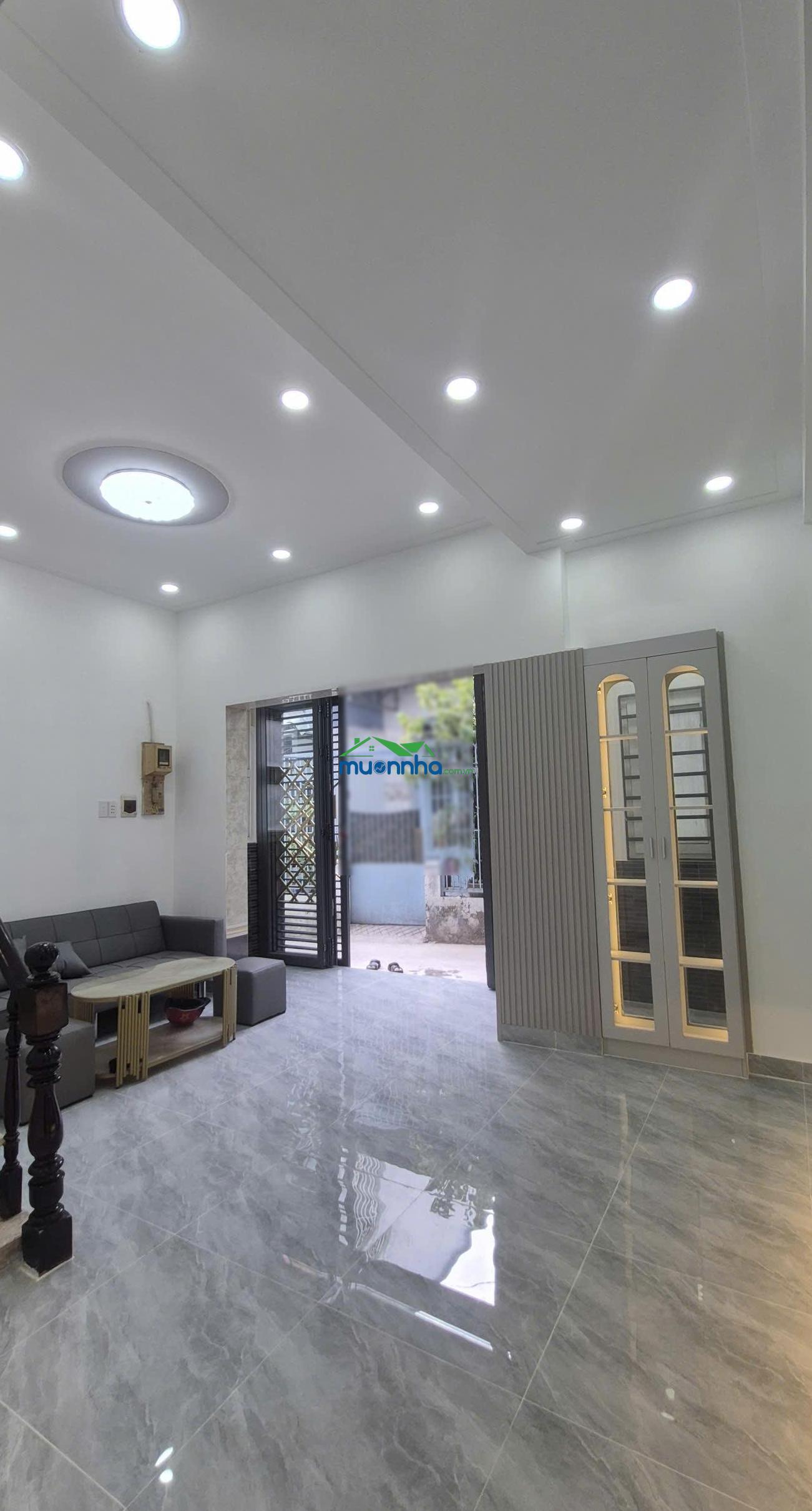 Phường chánh hưng, quận 8, gần cầu phạm hùng sát q5, dt 42m2 3 tầng 3pn