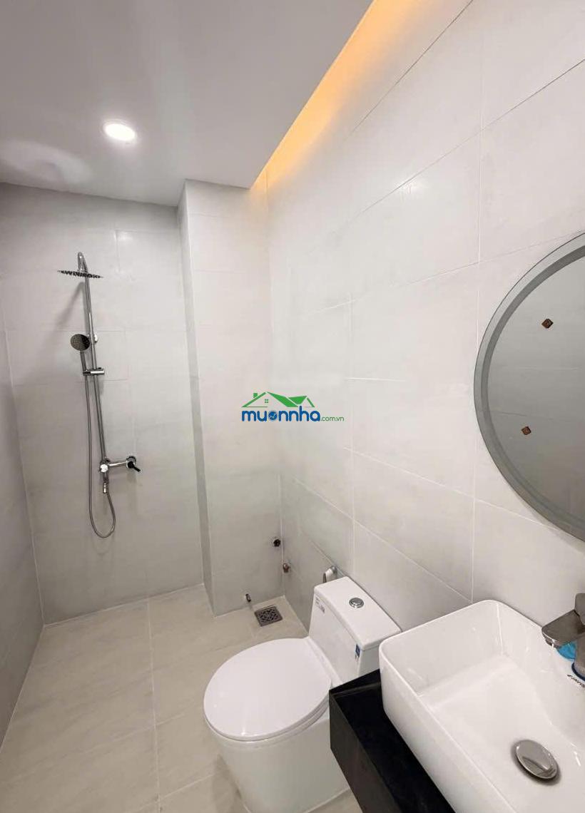 Ô tô đậu cửa lạc long quân, quận 11, gần công viên đầm sen - 4