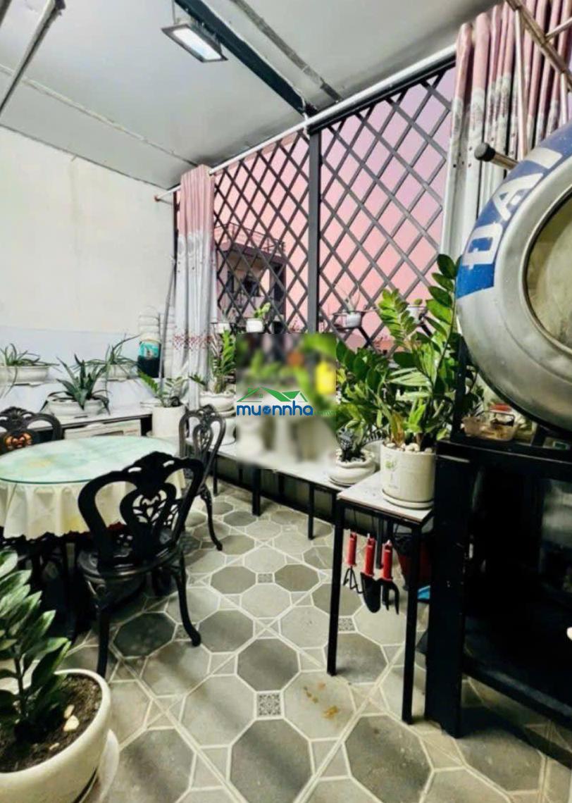 Nhà bình tân - 3 lầu - 3.4 tỷ - shr - hxt - ngay trường học