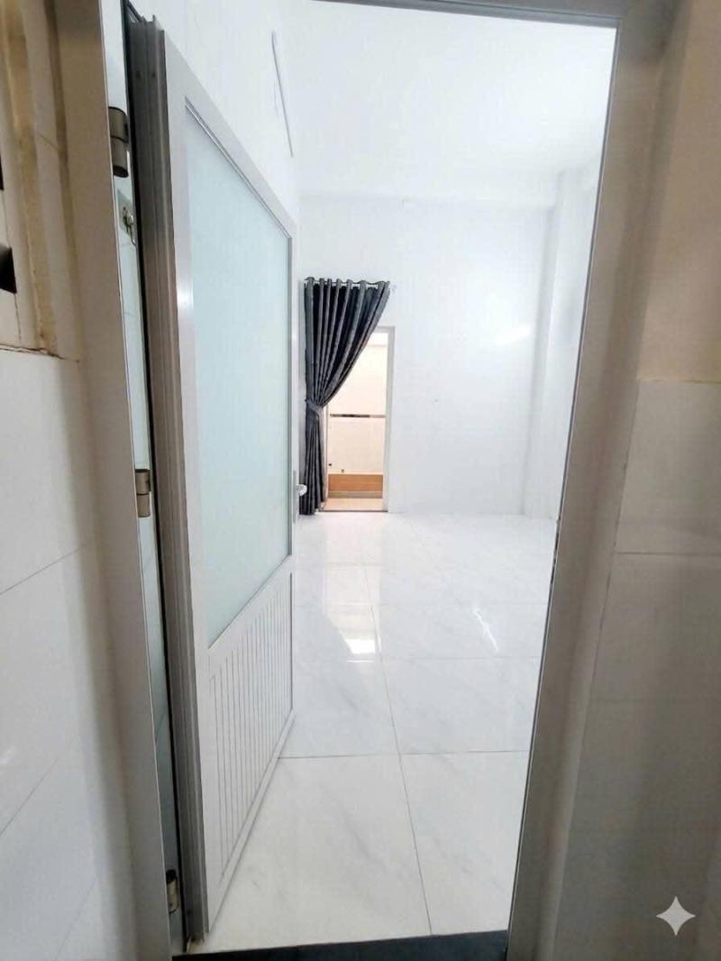 Cho thuê phòng máy lạnh có bạn công riêng, gần đại học fpt - 4
