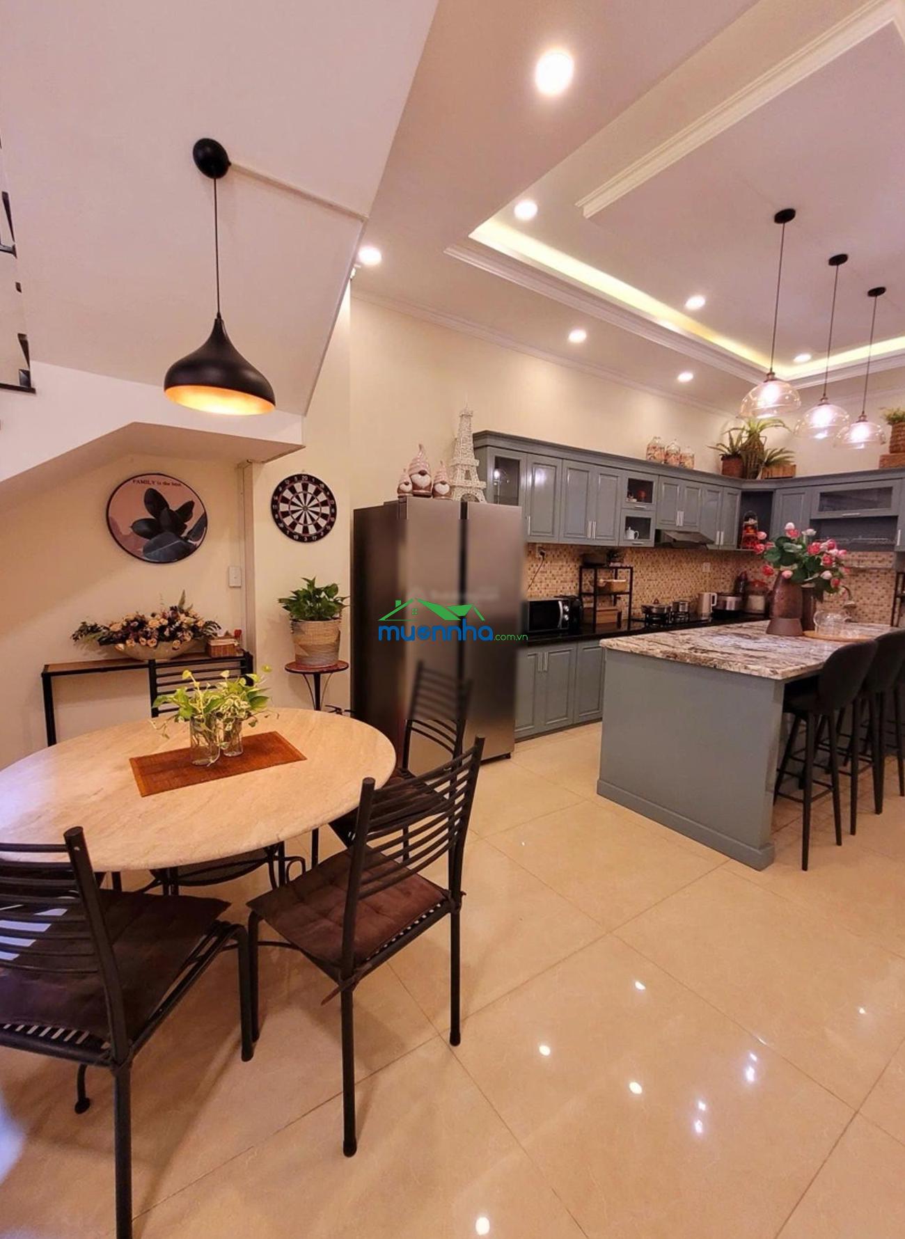 Bán nhà hxh quốc lộ 13 thủ đức 4 tầng 130m2 - thiết kế châu âu - nội thất sang trọng