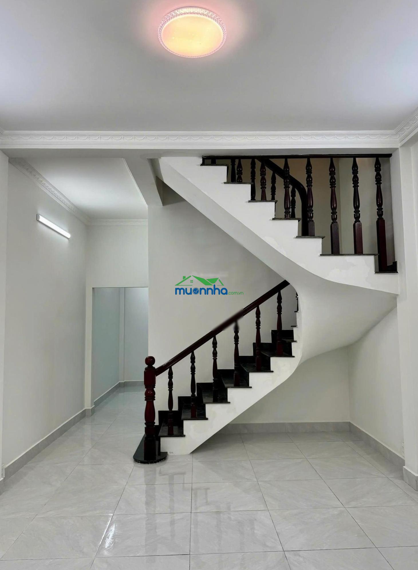 Nhà 1 trệt 1 lầu, đường số 6, linh tây, hẻm thông, giá 4,5 tỷ.