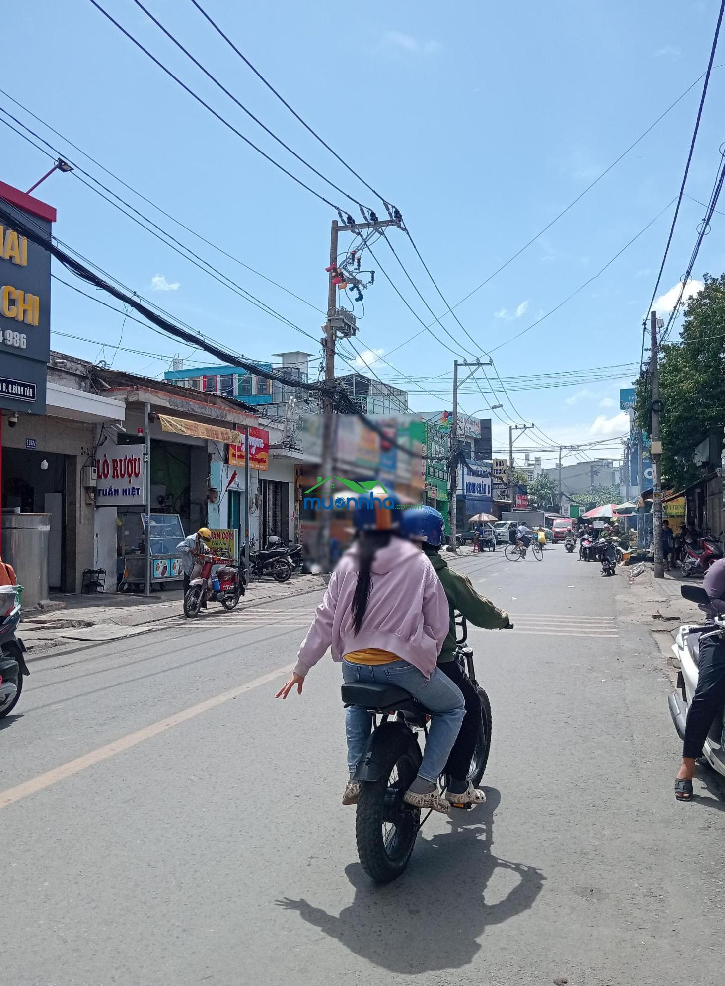 Bán nhà hẻm 6m liên khu 5-6. nhà mới 3 tầng dọn vào ở ngay. diện tích: 60m2, nhỉnh 5 tỷ
