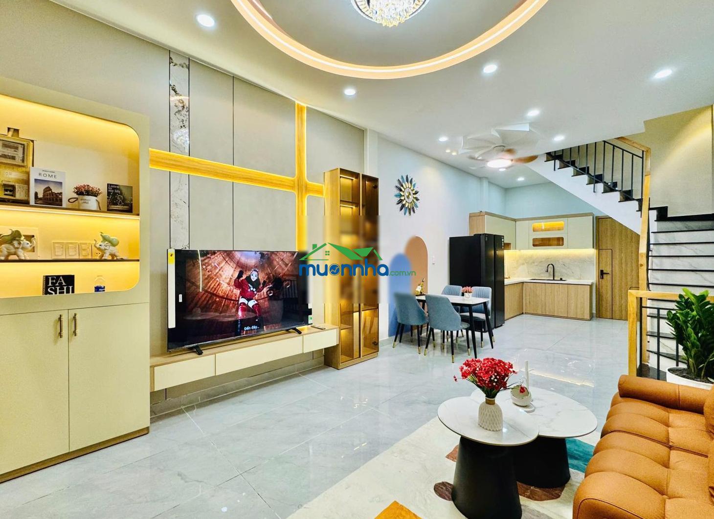 Cần bán gấp nhà hẻm xe hơi ngay vincom nguyễn xí. dt: 4x12m vuông vức. trệt, 2 lầu nhà mới tinh. - 3