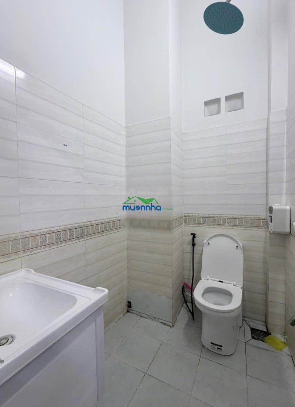 Nhà đẹp ở liền 2pn. dt: 4 x 14m xe hơi tới nhà chỉ với 5.5 tỷ tl mạnh