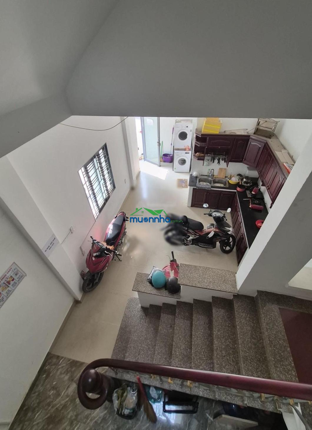 Chính chủ bán gấp nhà 4 tầng, có 7 phòng đang cho thuê gần 18tr/tháng. đường 8m giá thương lượng - 2