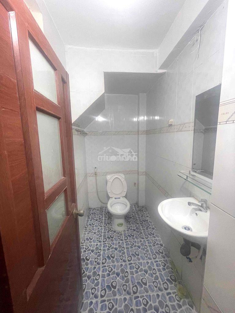 💎 💎 💎 Trệt lầu 5,5❌11m nở hậu 6m có 4pn 2wc gần chợ tân trụ nhà ga t3 - 4