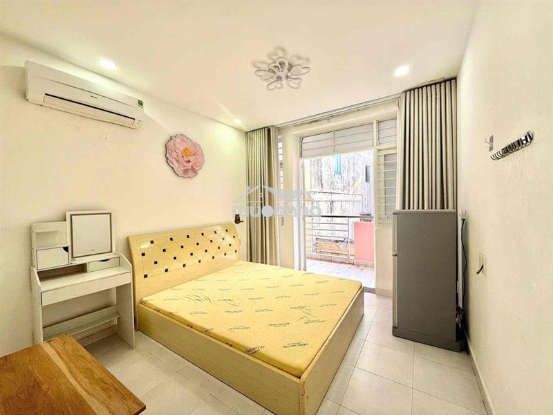 Cho thuê căn hộ ban công full nt chỉ tính điện nước gần chợ bến thành