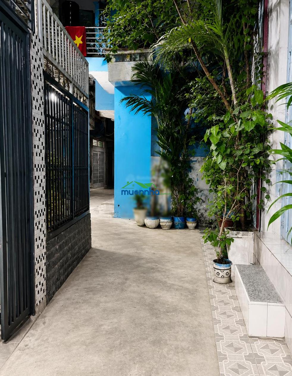 Nhà gần 30 m2, mới xây, nhỉnh 3 tỷ, hẻm thông, hỗ trợ vay 1,5 tỷ